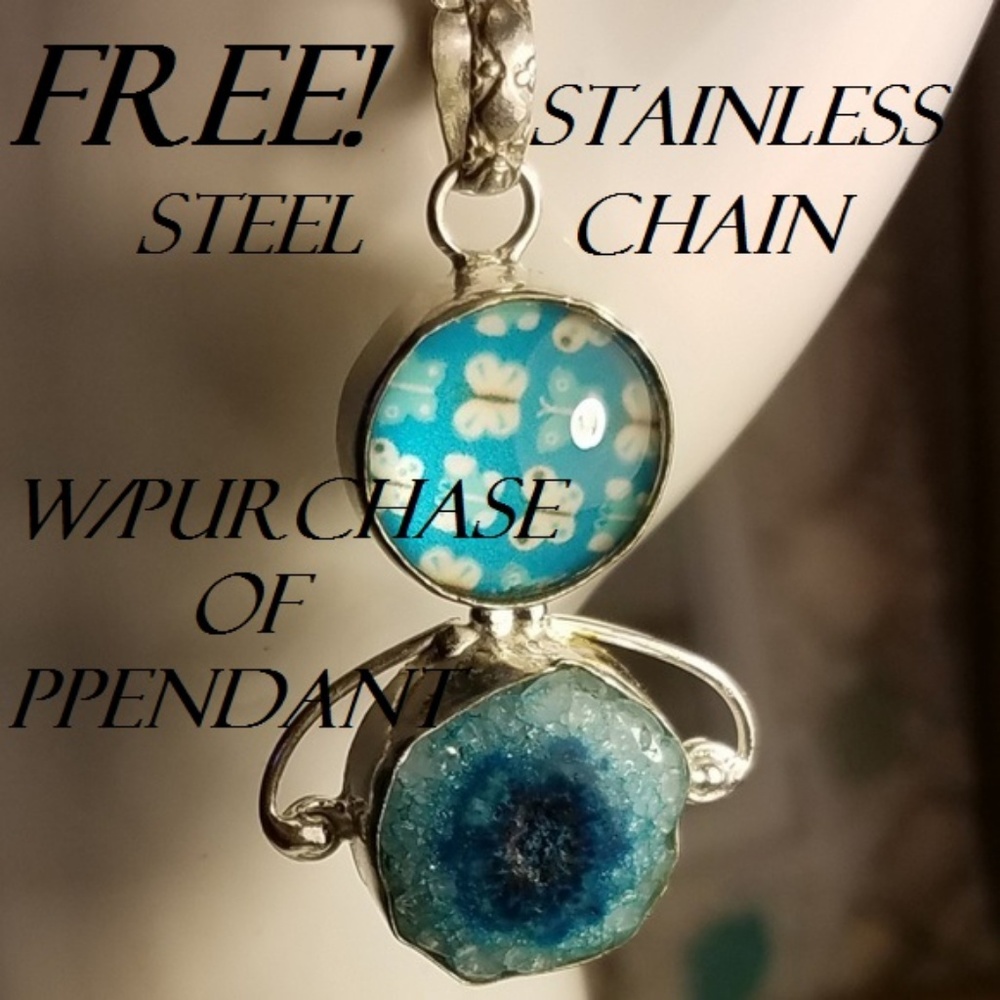 Druzy and dicho glass pendant in silver, w/ chain